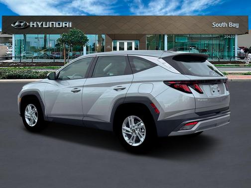 Shimmering Silver 2026 Hyundai TUCSON SE