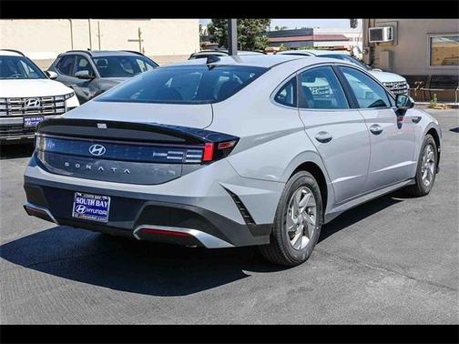 2025 Hyundai SONATA SE