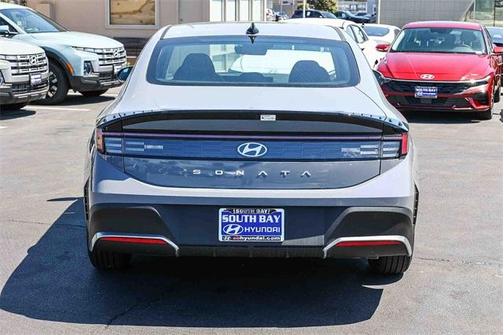 2025 Hyundai SONATA SE