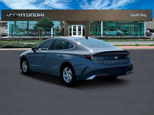 2025 Hyundai SONATA SE