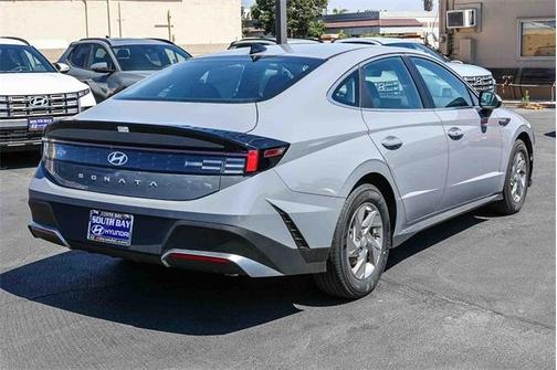 2025 Hyundai SONATA SE