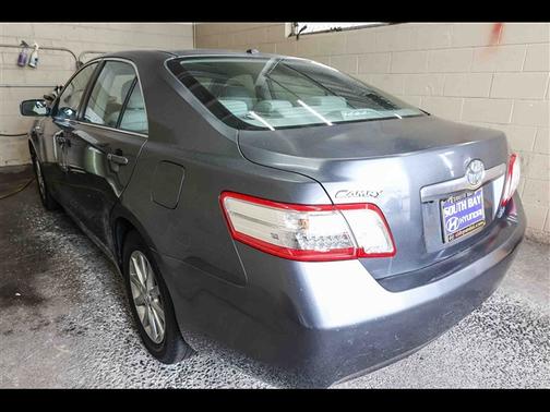 2011 Toyota Camry Hybrid Base (E-CVT)