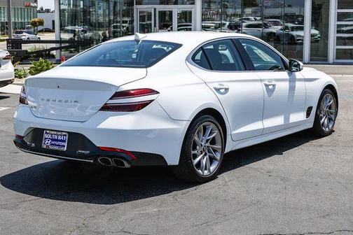 Alta White 2022 Genesis G70 2.0T