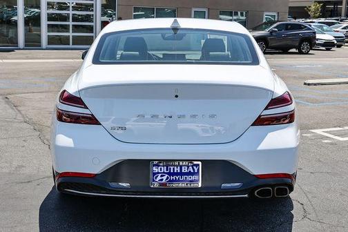 Alta White 2022 Genesis G70 2.0T