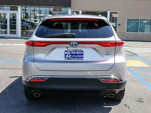 Titanium Glow 2022 Toyota Venza XLE