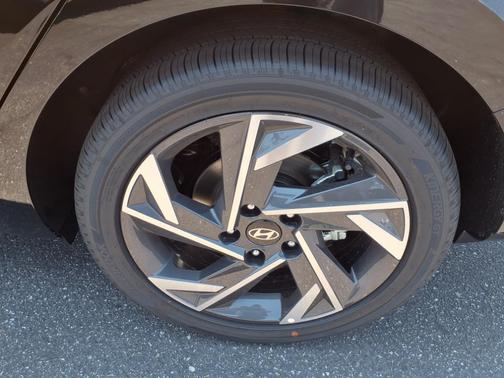 2025 Hyundai ELANTRA HEV Limited