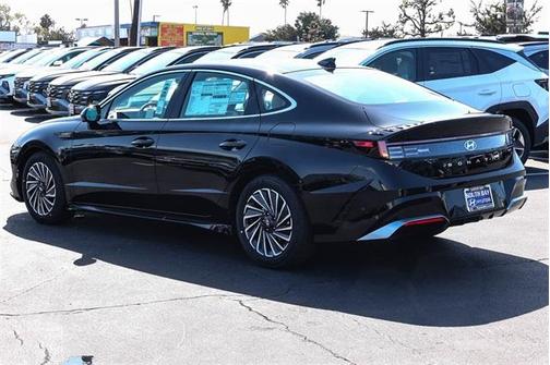 2026 Hyundai SONATA Hybrid Limited