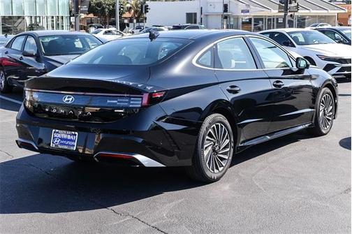 2026 Hyundai SONATA Hybrid Limited