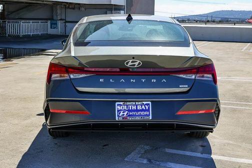 2026 Hyundai ELANTRA HEV Limited