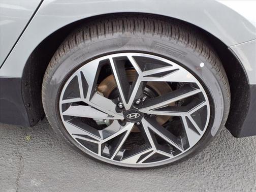 2025 Hyundai IONIQ 6 Limited
