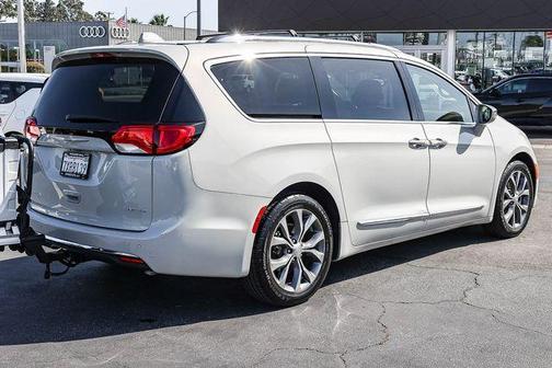 2017 Chrysler Pacifica Limited