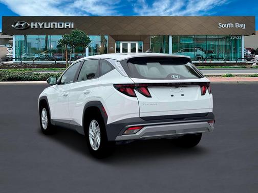 2026 Hyundai TUCSON SE