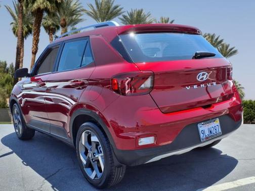 2023 Hyundai VENUE Limited