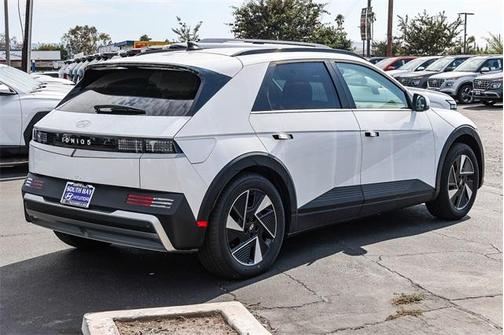 2025 Hyundai IONIQ 5 SEL