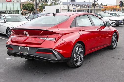 2025 Hyundai ELANTRA HEV SEL Sport