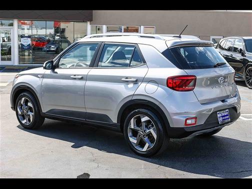 2023 Hyundai VENUE SEL
