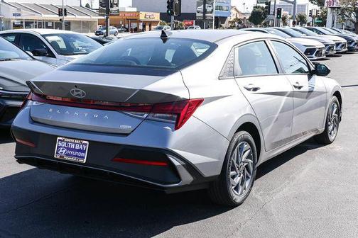 Metal 2026 Hyundai ELANTRA HEV Blue