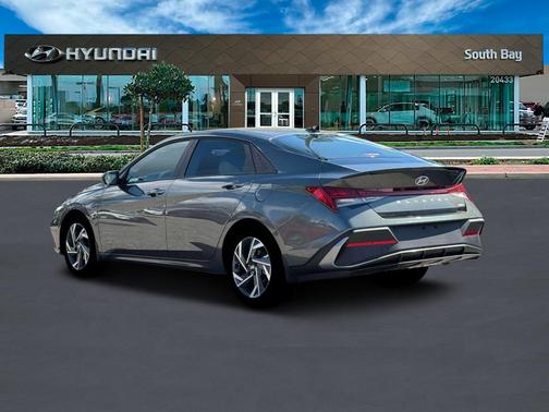 2025 Hyundai ELANTRA HEV SEL Sport