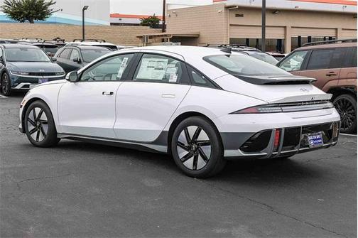 2025 Hyundai IONIQ 6 SE