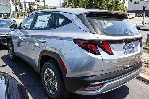 Shimmering Silver 2026 Hyundai TUCSON Hybrid Blue SE