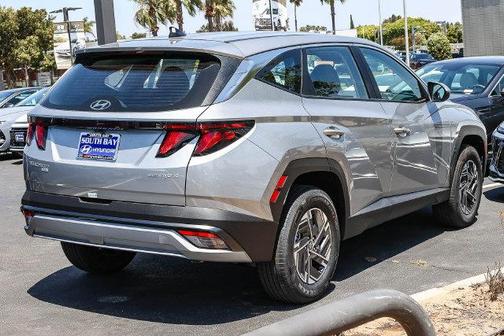 Shimmering Silver 2026 Hyundai TUCSON Hybrid Blue SE