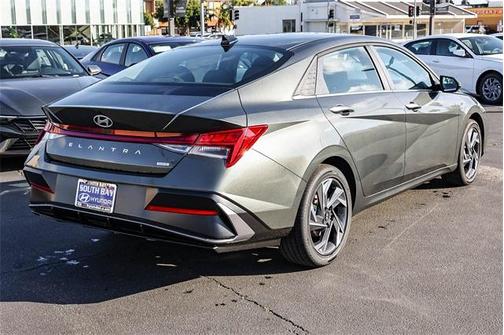 2026 Hyundai ELANTRA HEV Limited