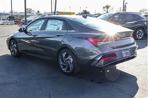 2026 Hyundai ELANTRA HEV Limited