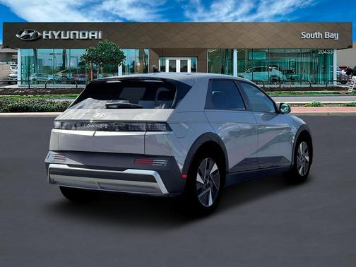 2025 Hyundai IONIQ 5 SE Standard Range