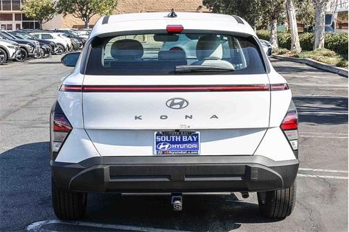 2026 Hyundai KONA SE