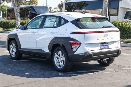2026 Hyundai KONA SE