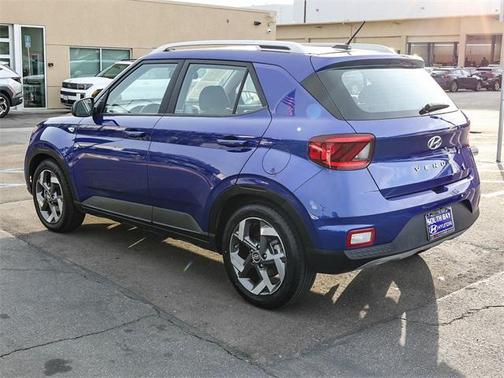 2023 Hyundai VENUE SEL