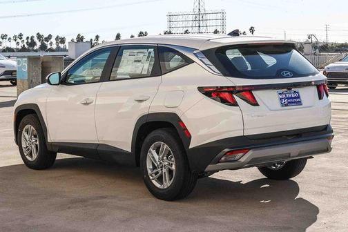 White Pearl 2026 Hyundai TUCSON SE