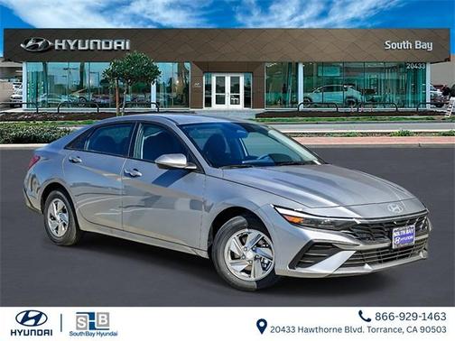 2026 Hyundai ELANTRA SE