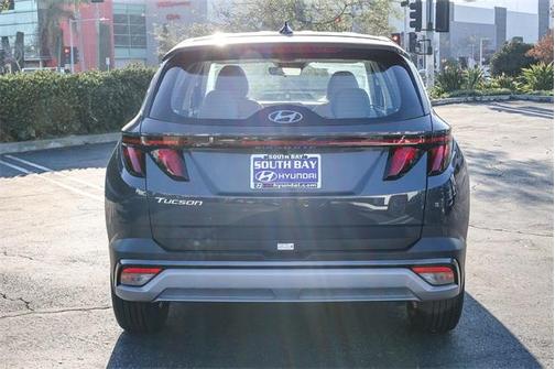 2026 Hyundai TUCSON SE