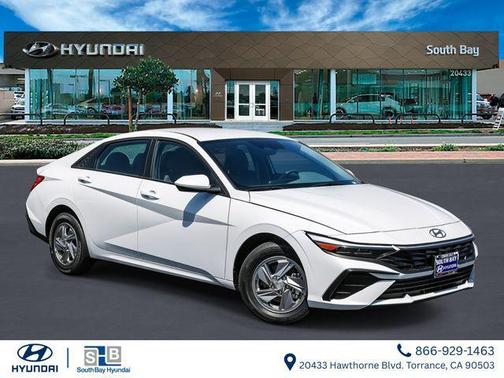 White 2026 Hyundai ELANTRA SE