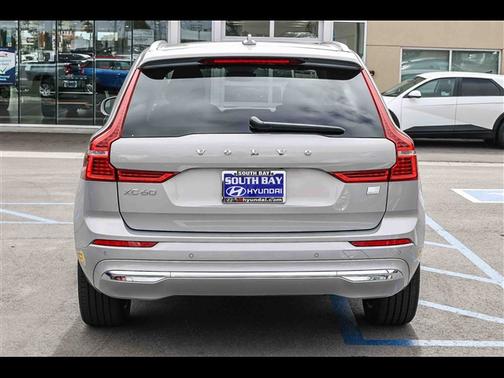 2022 Volvo XC60 Recharge Plug-In Hybrid T8 Inscription Expression Extended Range