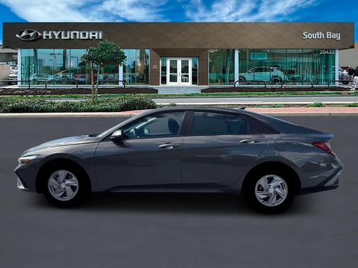 Amazon Gray 2026 Hyundai ELANTRA SE