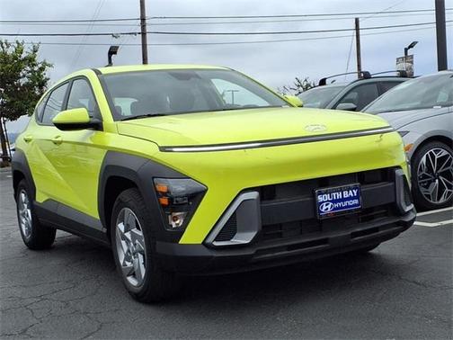 2025 Hyundai KONA SE