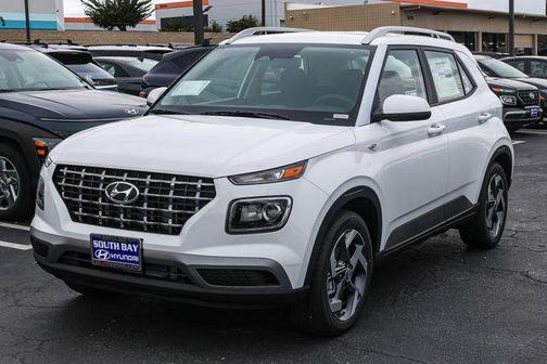 Lunar White 2026 Hyundai VENUE SEL