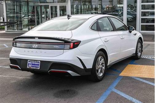 2025 Hyundai SONATA SE