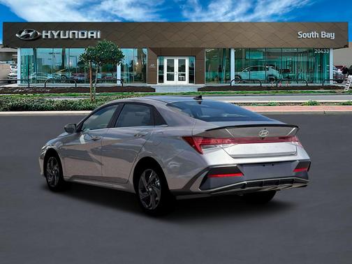 2026 Hyundai ELANTRA SEL