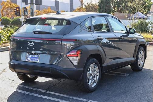 2026 Hyundai KONA SE