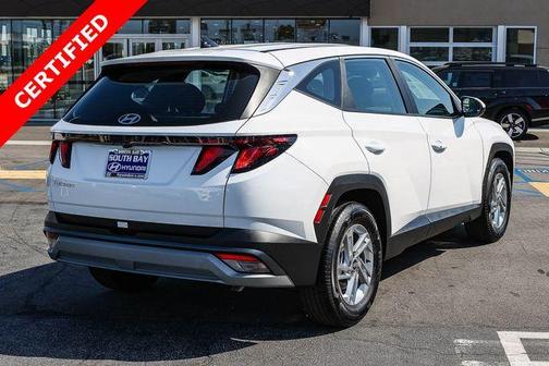 White Pearl 2025 Hyundai TUCSON SE