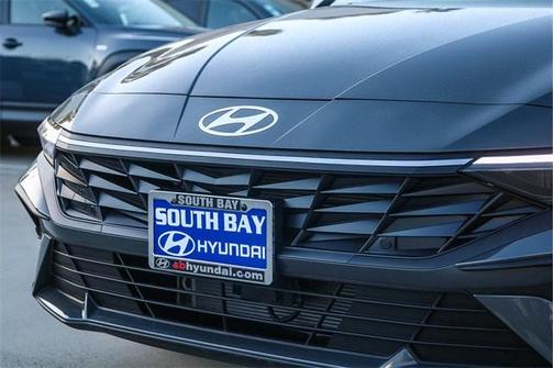 2025 Hyundai ELANTRA HEV SEL Sport