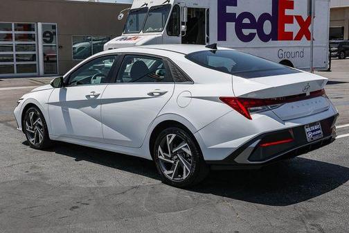 White 2025 Hyundai ELANTRA SEL Convenience