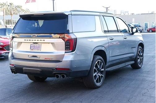 2025 Chevrolet Suburban RST
