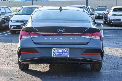 Gray 2026 Hyundai ELANTRA SE