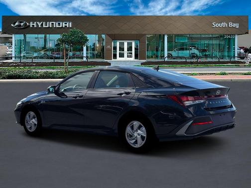 Black 2026 Hyundai ELANTRA SE