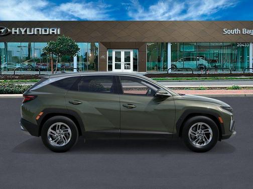 Green 2026 Hyundai TUCSON SE