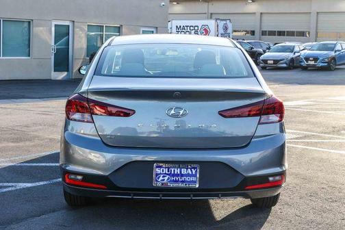 2019 Hyundai ELANTRA SE